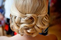 Elle Au Naturel Wedding Hair and Makeup Berkshire 1086620 Image 0
